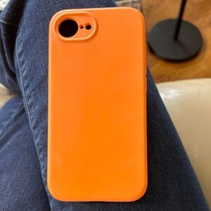 New DROP+ No 1 Defender Series I-Phone 16 E case bright orange 🍊